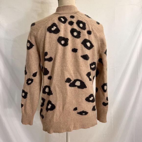 360 Cashmere 100% Cashmere Georgie Cardigan Sweater Beige Animal Print Womens XS - Picture 4 of 6